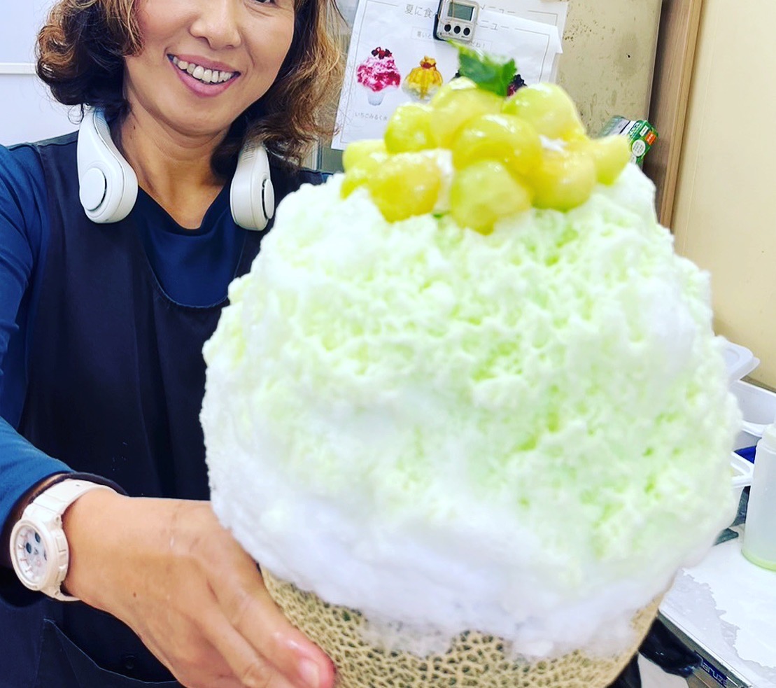 【公式】観光農園花ひろば （いちご狩り/ひまわり/松葉ボタンなどの花が楽しめる） » 生メロンかき氷は、メロンがなくなり次第終了予定